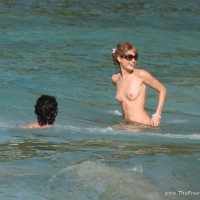 Julie Ordon paparazzi topless shots and nude movie scenes | Mr.S